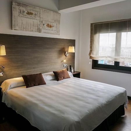 Suites Coruna โอโกรูญา ภายนอก รูปภาพ