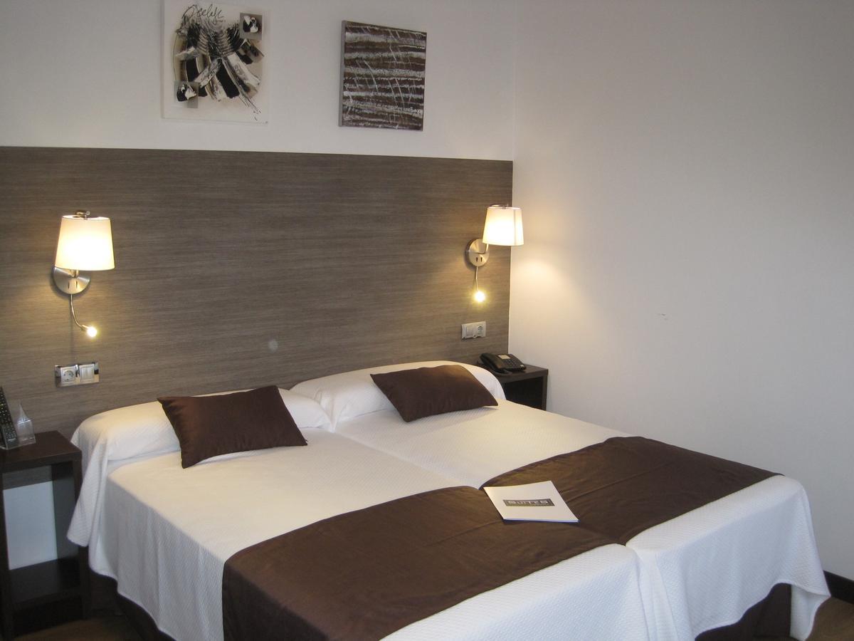 Suites Coruna โอโกรูญา ภายนอก รูปภาพ