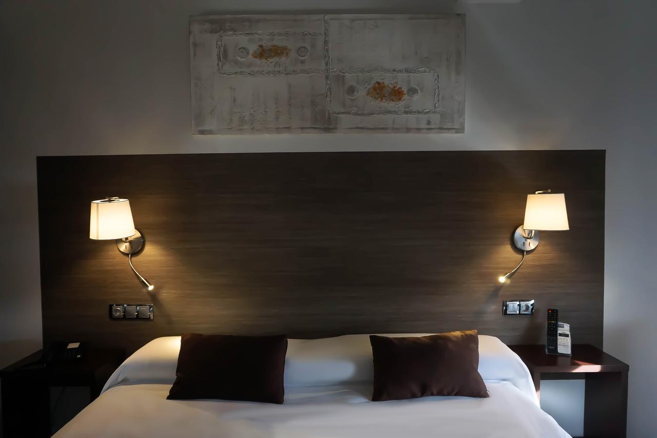 Suites Coruna โอโกรูญา ภายนอก รูปภาพ